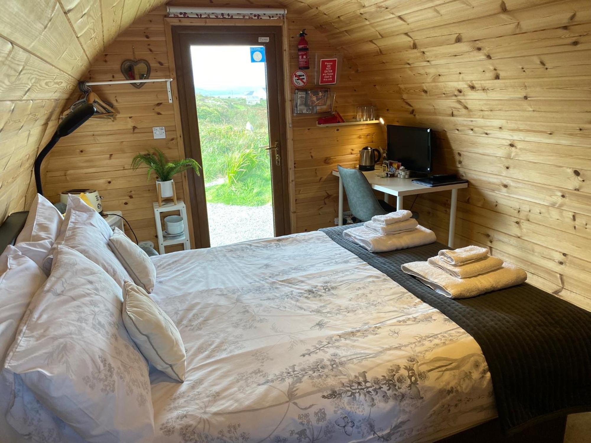 Earls View Pod Hotell Carna Exteriör bild
